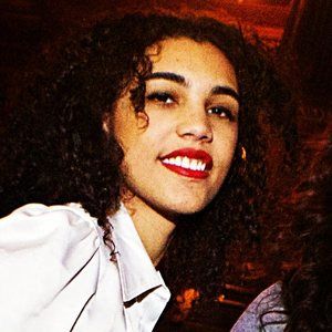 Meet your Posher, Afenyi